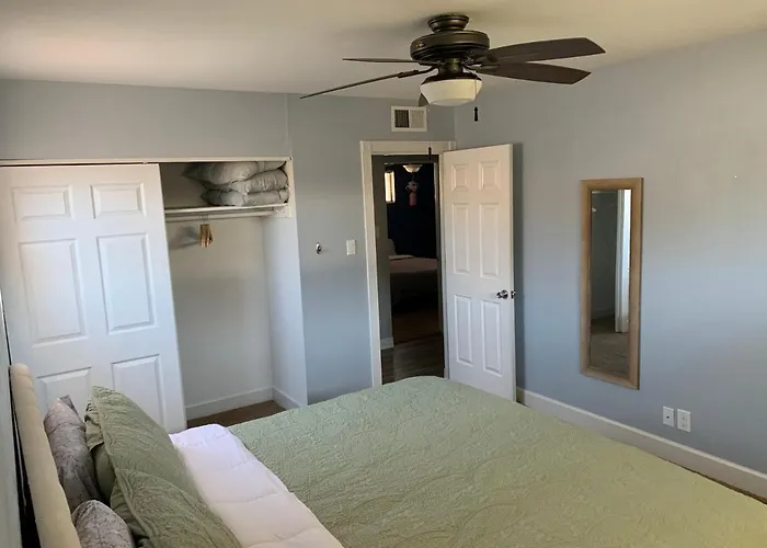 Sapphire House* Boat Parking For 2 + Backyard *