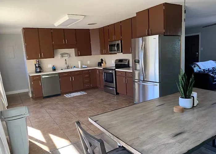 Sapphire House* Boat Parking For 2 + Backyard Page