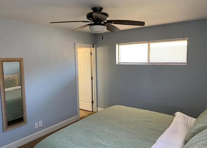 Sapphire House* Boat Parking For 2 + Backyard * Page