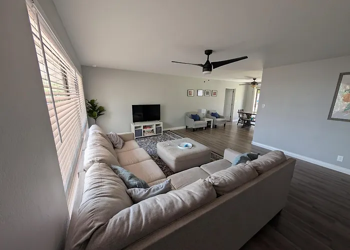 Ferienhaus Sapphire House* Boat Parking For 2 + Backyard Page